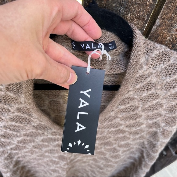 Yala Davina Alpaca Open Weave Knit Poncho Shawl NWT In Brown O/S - Picture 3 of 12